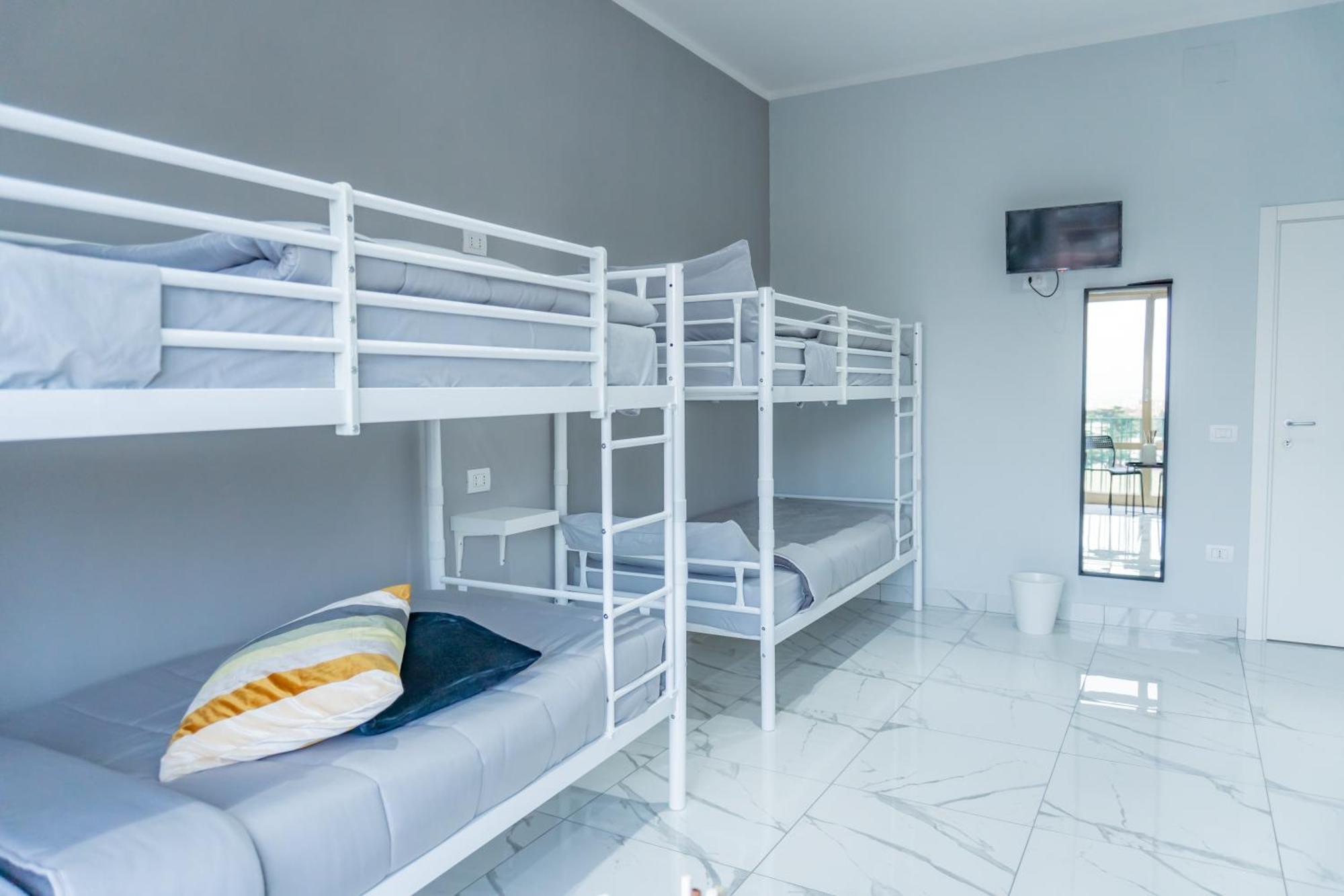 Hostel Partenope Неаполь Экстерьер фото