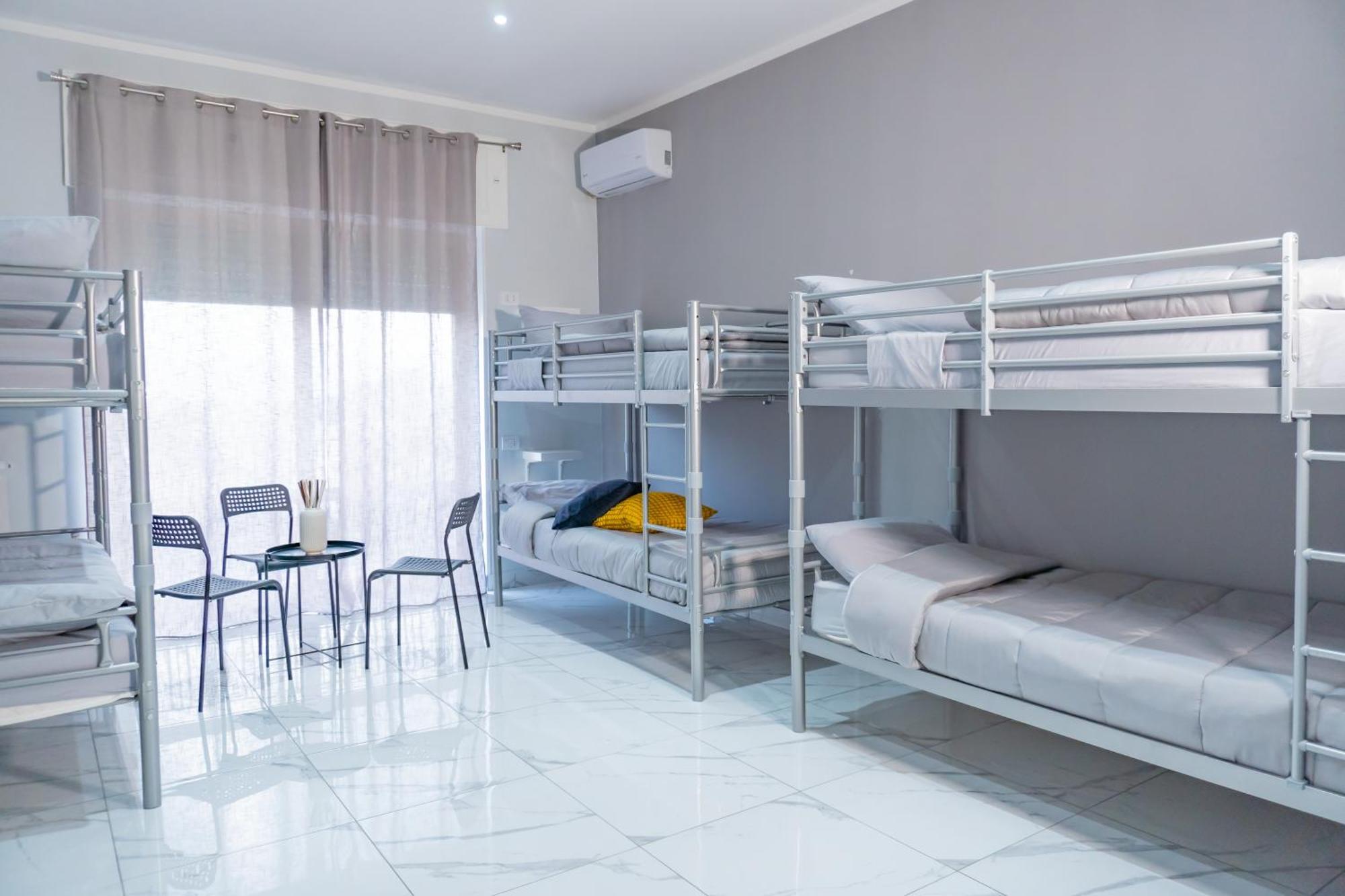 Hostel Partenope Неаполь Экстерьер фото