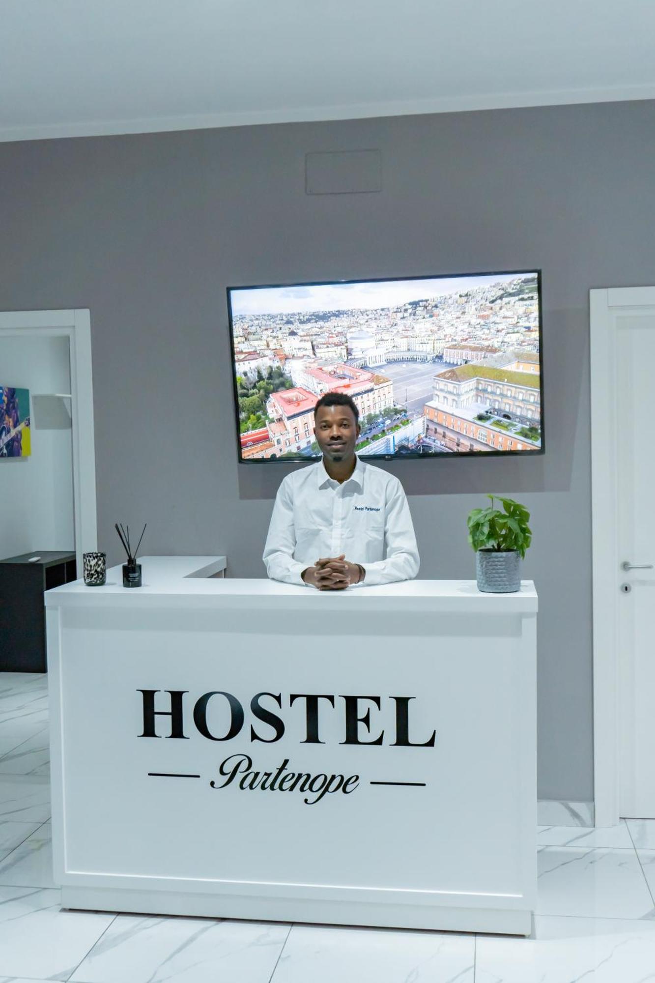 Hostel Partenope Неаполь Экстерьер фото